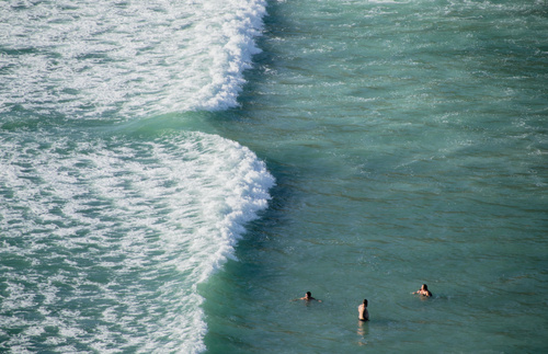 Beach Safety Tips for Avoiding Rip Currents | Frommer's