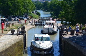 Vacation along France's Canal du Midi