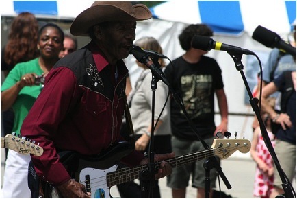 Man singing at Chicago Blues Festival